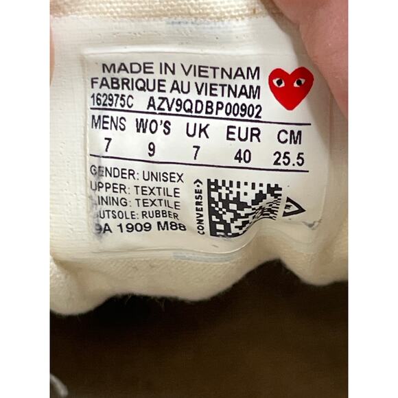 Comme Des Garçons PLAY x Converse Chuck Taylor Red Heart Low Top Sneakers 7M/ 9W - Picture 2 of 12